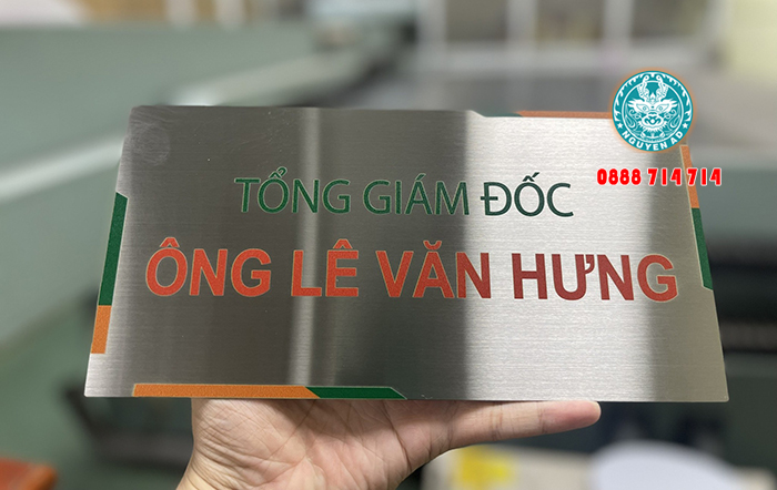 làm bảng chức danh đẹp nhất sài gòn
