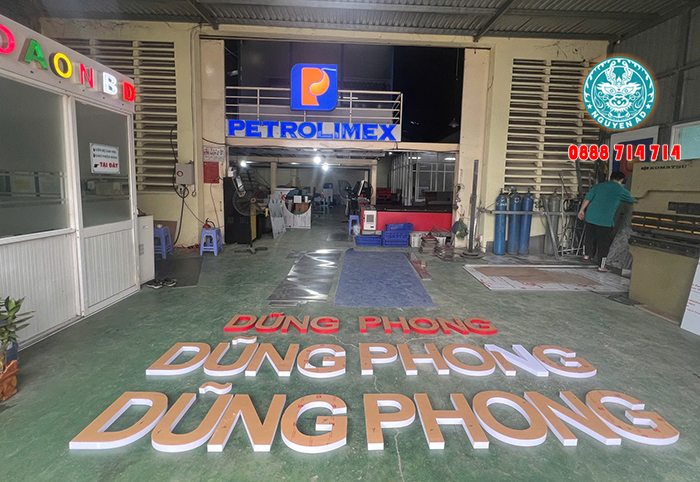 chữ mica đẹp, xưởng gia công chữ mica khổ lớn