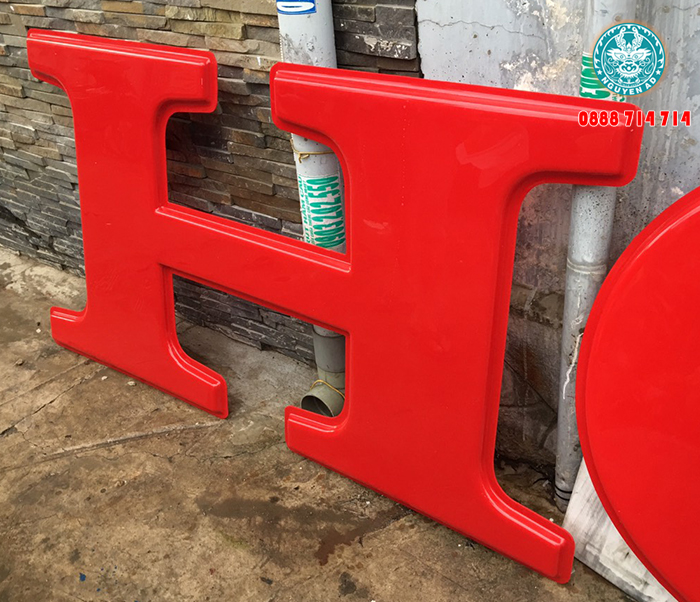 Bảng hiệu mica hút nổi cho chuỗi cửa hàng