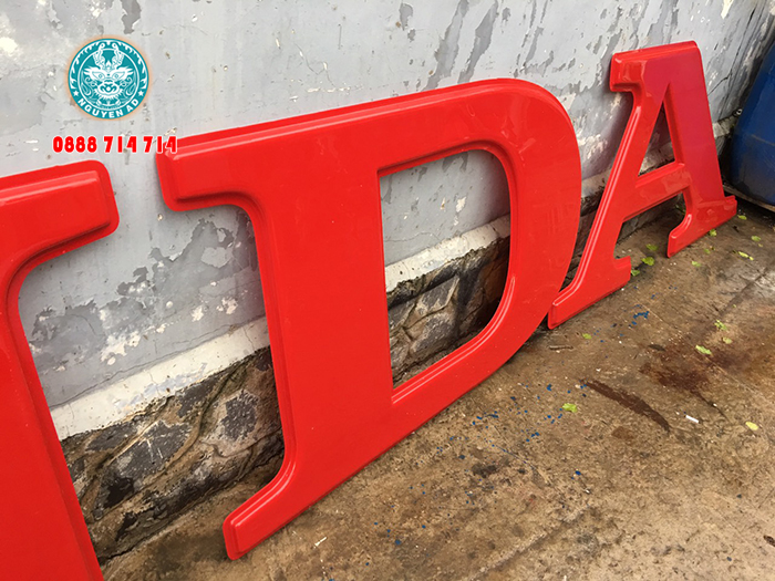 Bảng hiệu mica hút nổi cho chuỗi cửa hàng tiện lợi