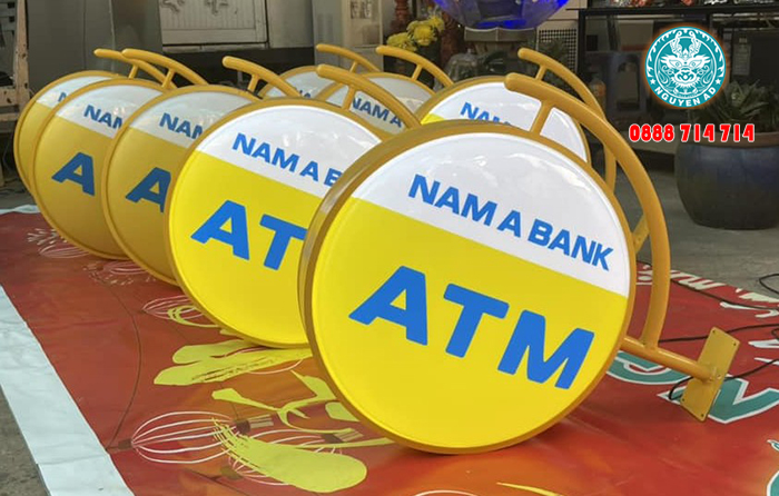 gia công hộp đèn quảng cáo ngân hàng đẹp, làm hộp đèn mica hút nổi