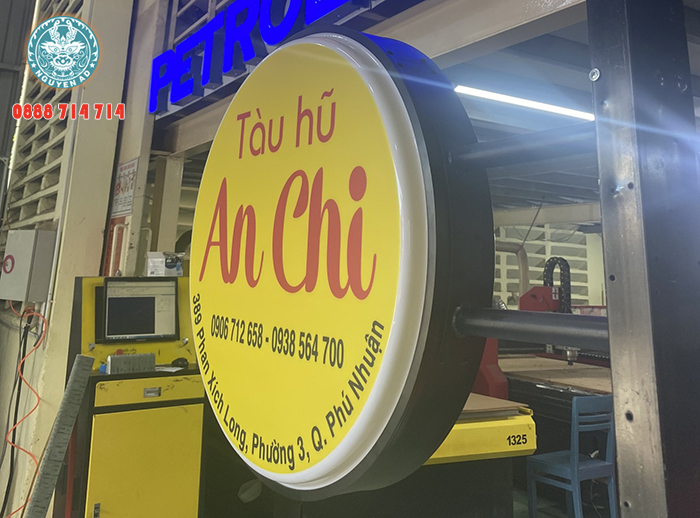 Nhận Gia Công Hộp Đèn Led Mica, mẫu hộp đèn mica hút nổi đẹp