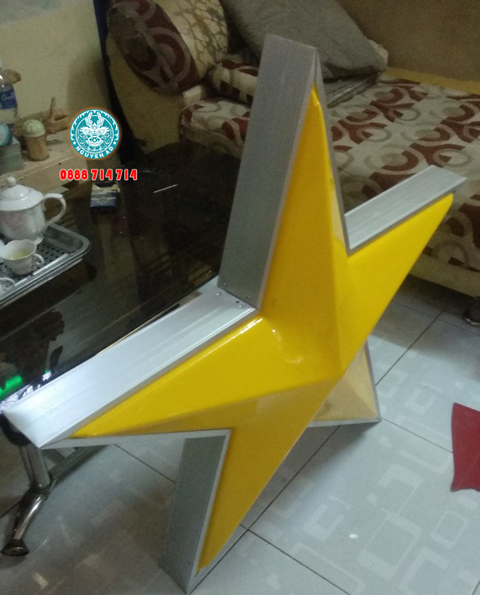 gia công chữ mica hút nổi đẹp