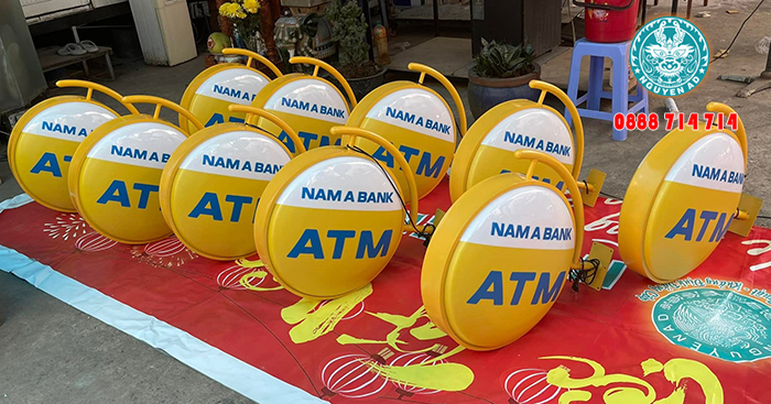 gia công hộp đèn mica hút nổi ngân hàng đẹp