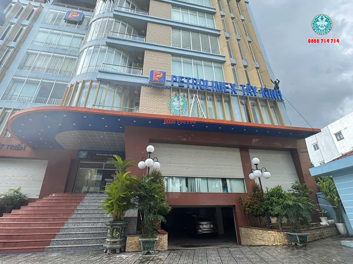 làm bảng hiệu đẹp, bảng hiệu quảng cáo tấm lớn đẹp cho petrolimex