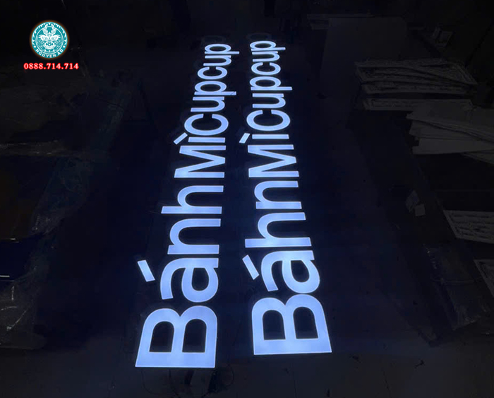 làm bảng hiệu quảng cáo quán bánh mì đẹp
