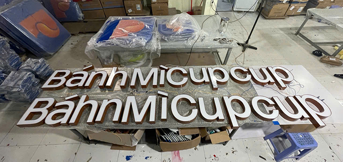làm bảng hiệu quảng cáo quán bánh mì đẹp