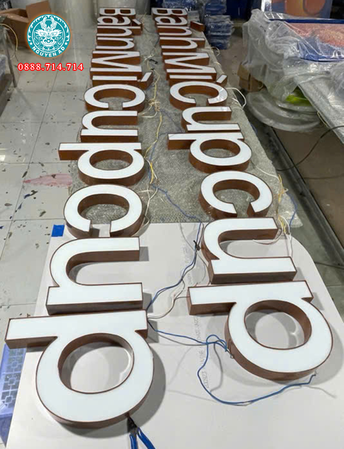 làm bảng hiệu quảng cáo quán bánh mì đẹp