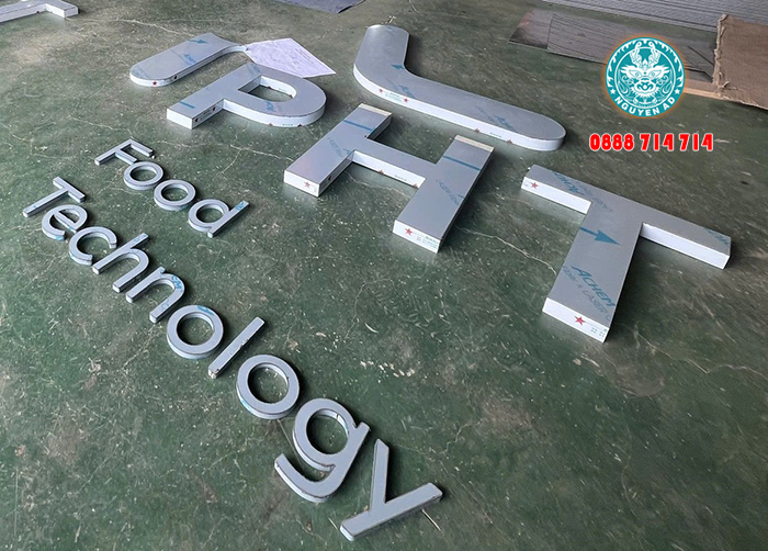 xưởng gia công chữ nổi quảng cáo