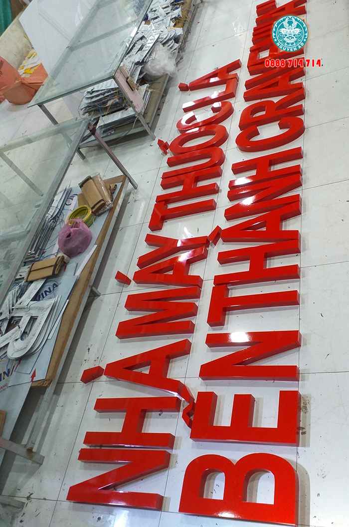 xưởng gia công chữ nổi quảng cáo