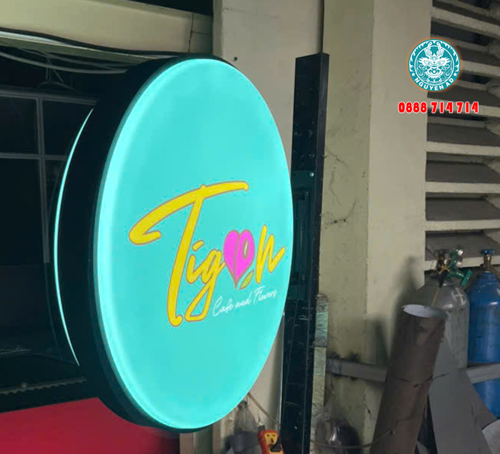 mẫu hộp đèn mica hút nôi đành cho quán cafe đẹp