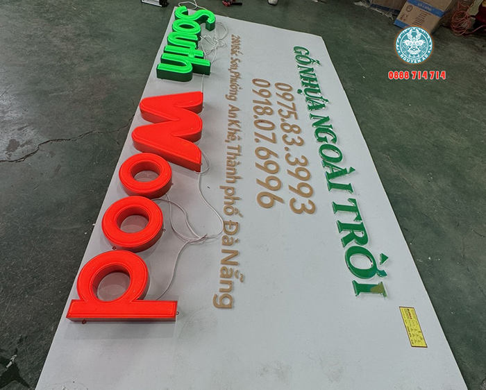 làm bảng hiệu chữ mica hút nổi đẹp tại đà nẵng