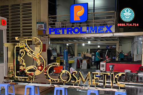 Mẫu bảng hiệu chữ inox vàng đẹp