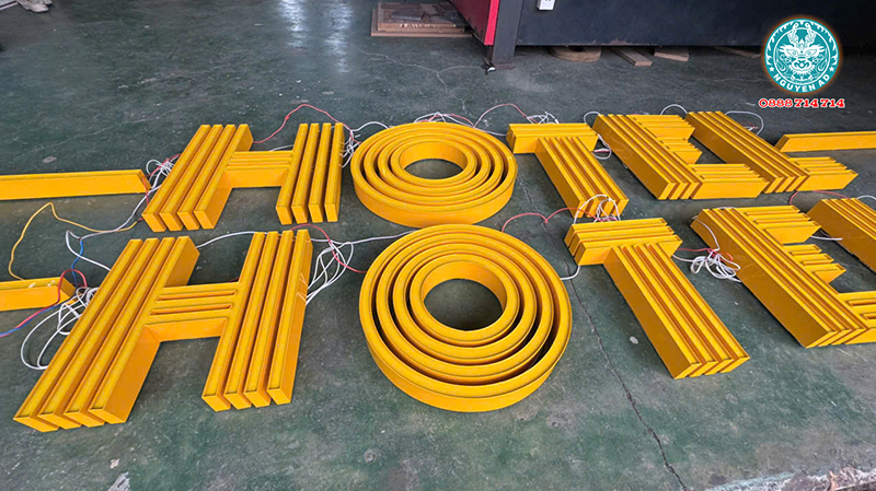 Chữ tôn sơn tĩnh điện đẹp nhất 2027 
