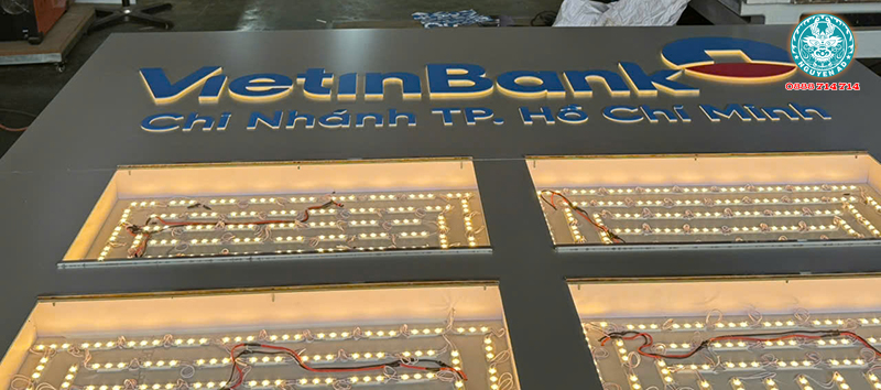 Gia công bảng hiệu đèn LED VietinBank tại xưởng