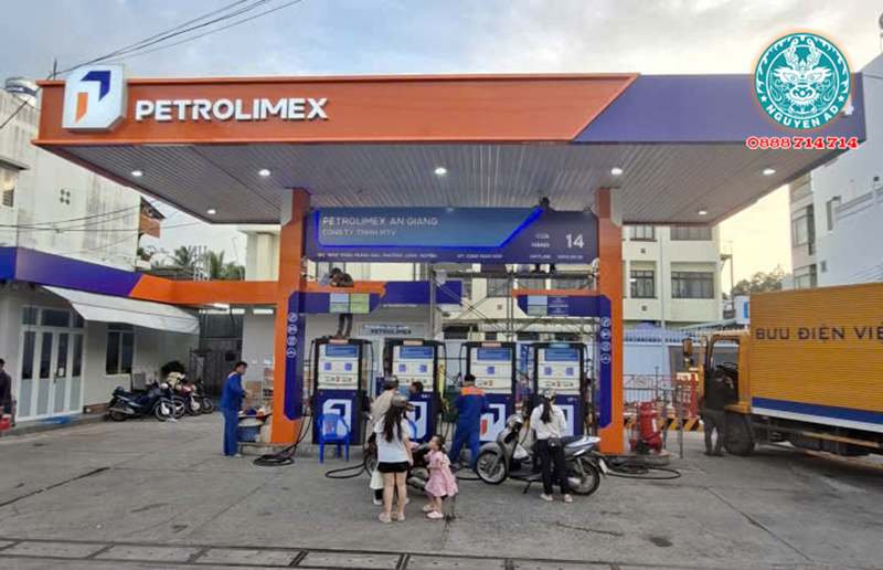 thi công bảng hiệu cây xăng Petrolimex An Giang