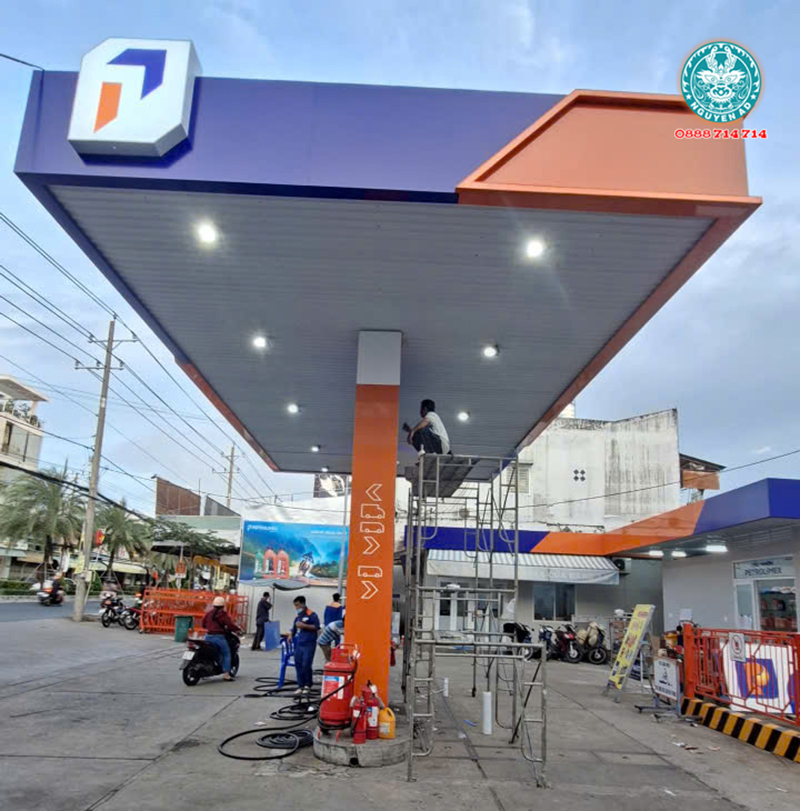 Thi công bảng hiệu cây xăng Petrolimex An Giang